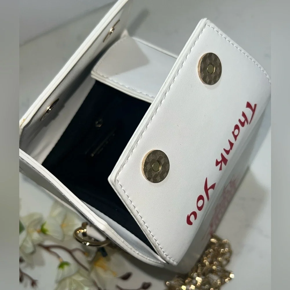 🥡White and Red Graphic Women's Bag🥡 - Picture 10 of 10